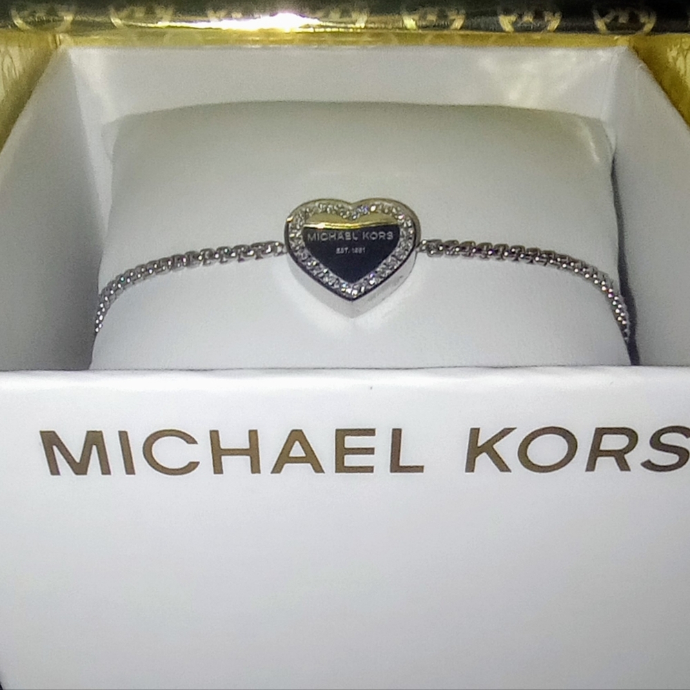 🆕Michael Kors Silver Love-Heart Rhinestone Encrusted Bracelet